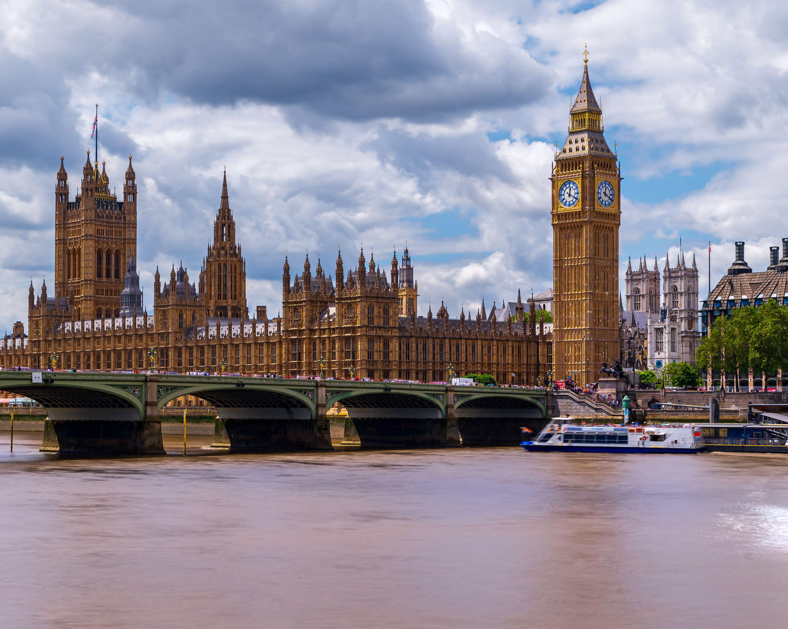 UK state threats bill could pull British journalists into terror prosecutions, experts say